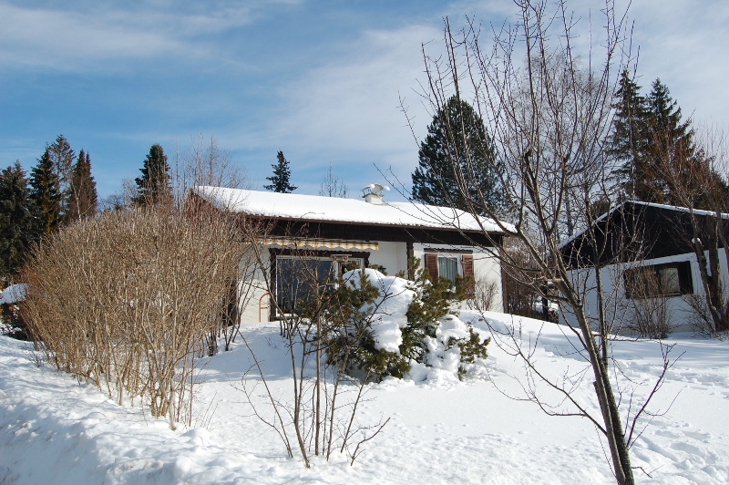 Haus im Winter:Ansicht der Terassenseite